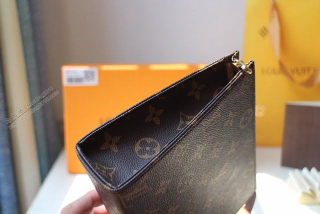 lv化妝包 M47544中號 Monogram帆布盥洗袋 lv老花收納袋  lvqb1730